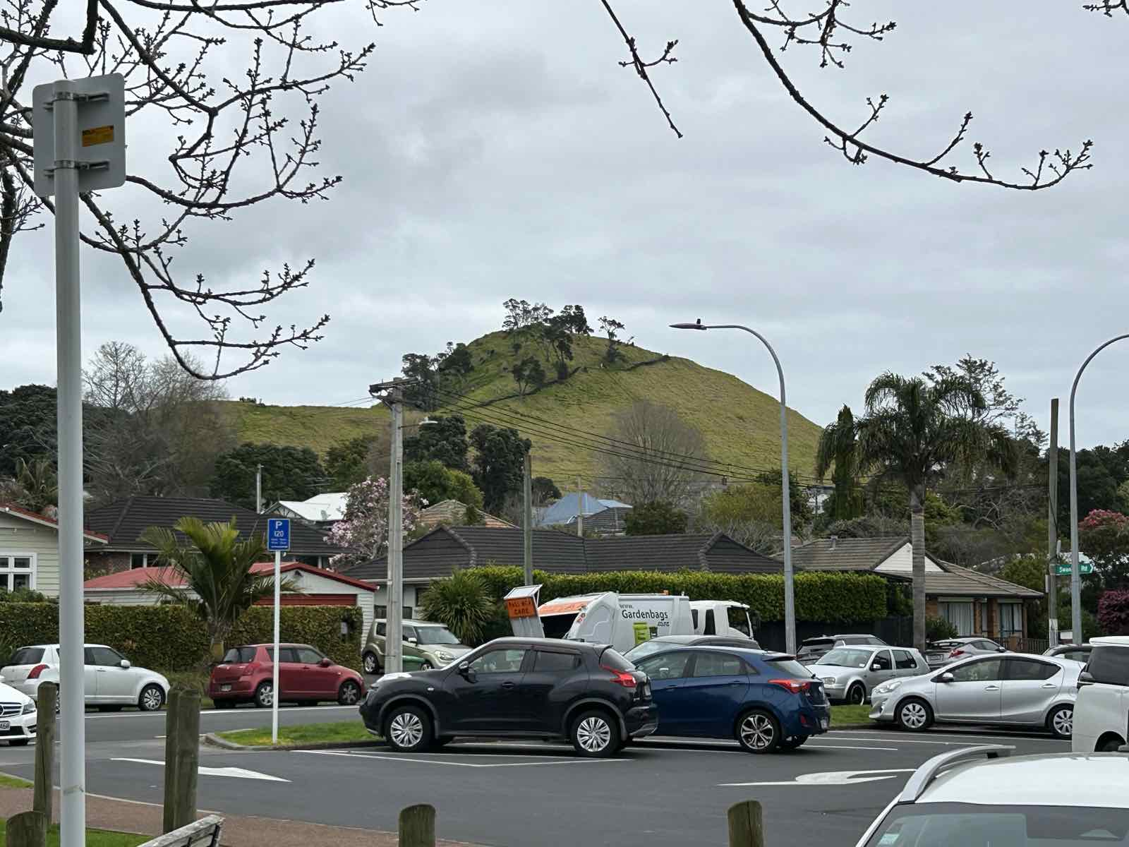 Northern Lights Electrician Mangere Bridge Northern Lights electrician servicing Mangere Bridge home Auckland